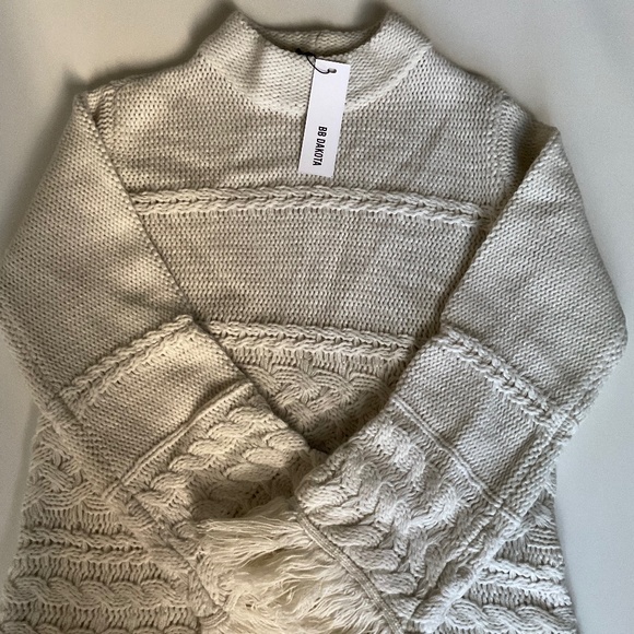BB Dakota Heart Over Head Cable Knit Fringe Sweater in Oatmeal - Size S - Picture 2 of 10
